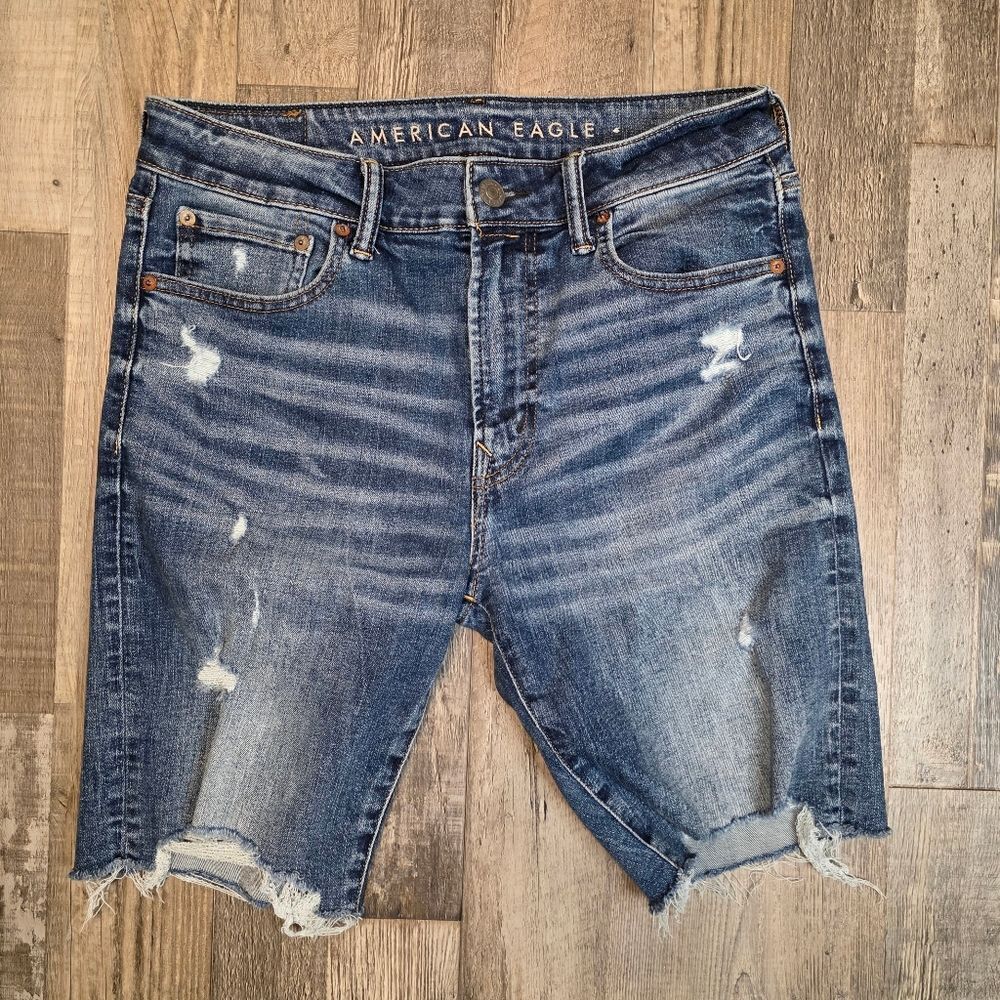 American Eagle Distressed Shorts Size Waist 31